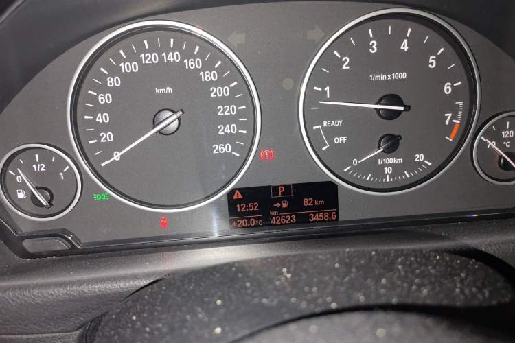 Used BMW 3 Series GT 2014 320i Leading Model
