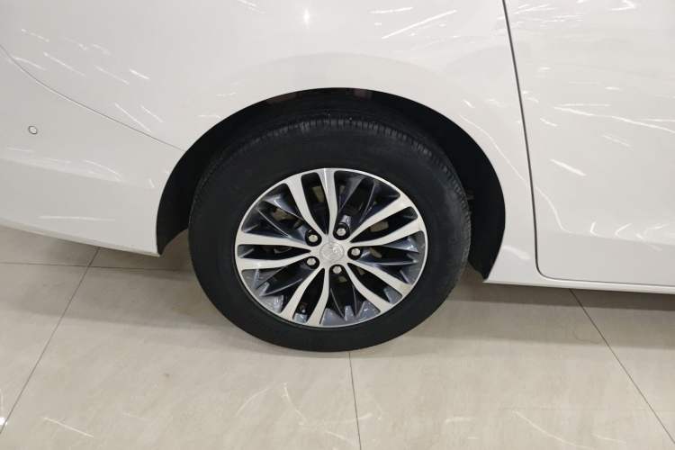 Used Buick GL8 2021 ES Land Cruiser 653T Luxury Edition