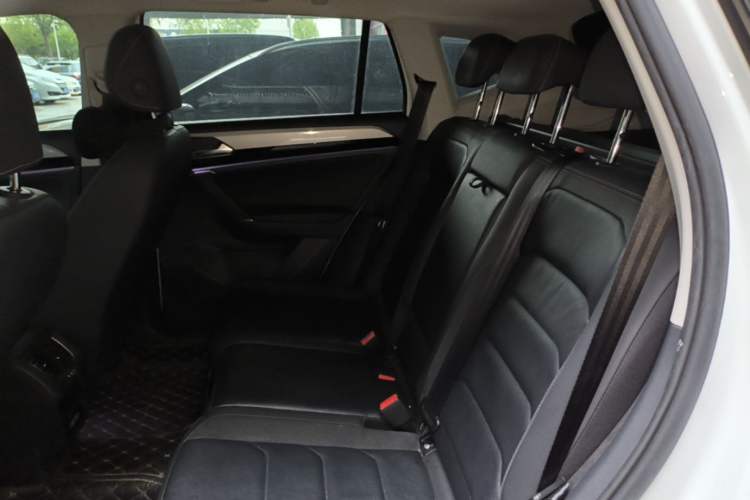 Used Volkswagen Tayron 2019 330TSI Two-Wheel Drive Luxury Model China VI Standard Left Rear Seat