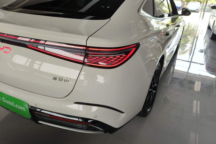 Used BYD Seal 07 DM-i 2025 DM-i 1.5L 125km Luxury Model Right Rear Taillight