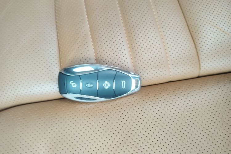 Used Hongqi H9 2022 2.0T Smart Connect Flagship Edition
