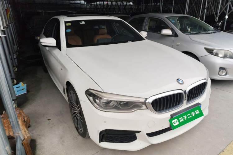Used BMW 5 Series 2019 530i M Sport Package Front Right 45 Deg