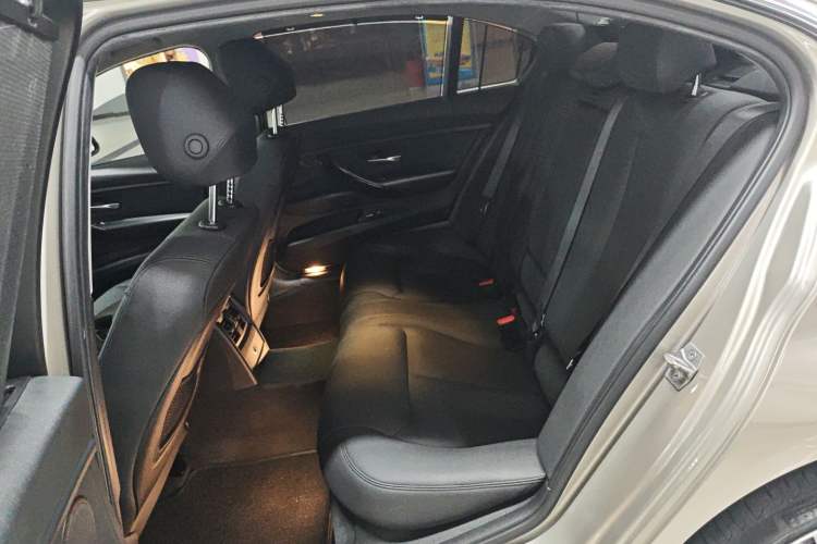 Used BMW 3 Series 2016 320Li Ambition Model
