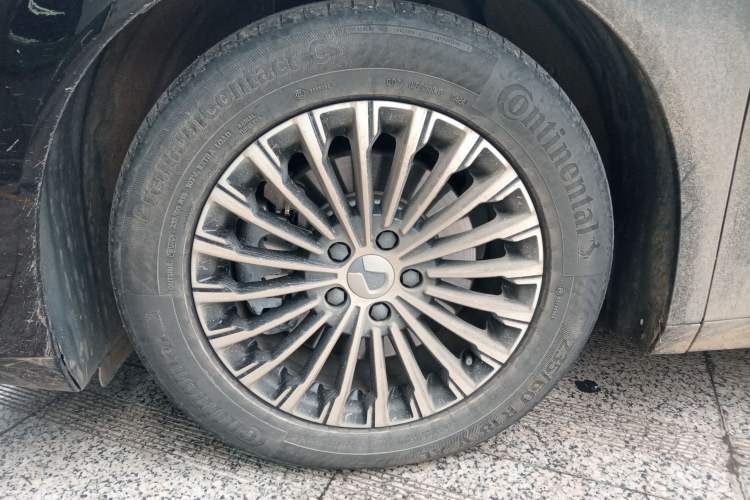 Used Denza D9 2023 DM-i 965 Luxury Model