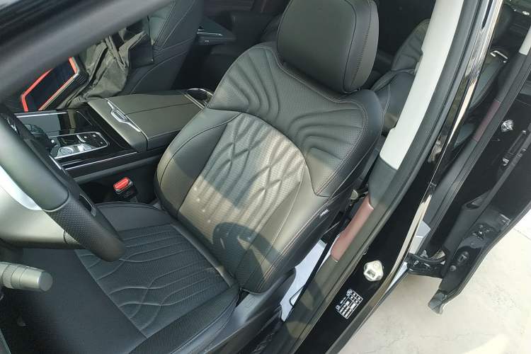 Used GAC Trumpchi M8 2024 Master Series 400T Prestige Edition Left Front Seat