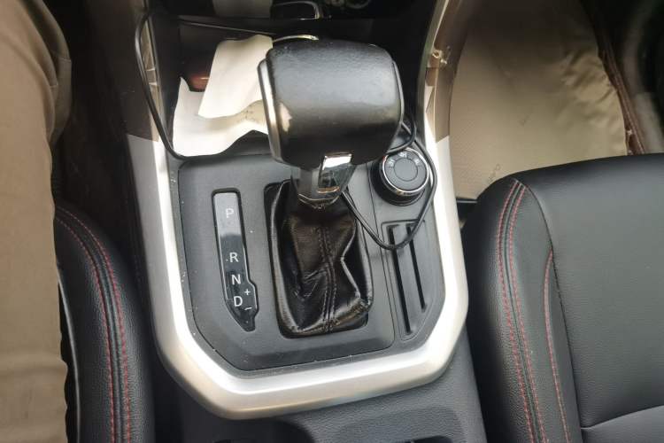 Used SAIC MAXUS T60 2017 2.8T Diesel Automatic 4x4 High-Ride Luxury Standard Cabin – China V Emission Standard