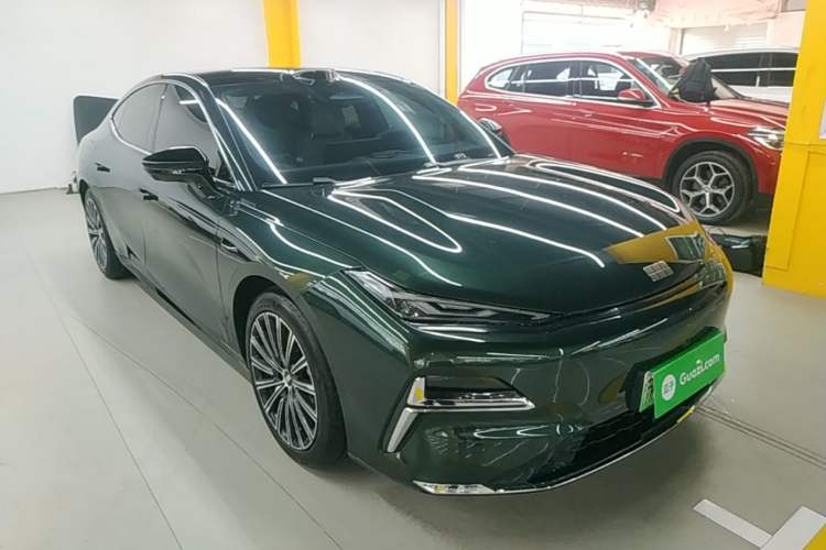 Used Geely Galaxy 8 2025 130km EM-P Starship Edition Exterior 1