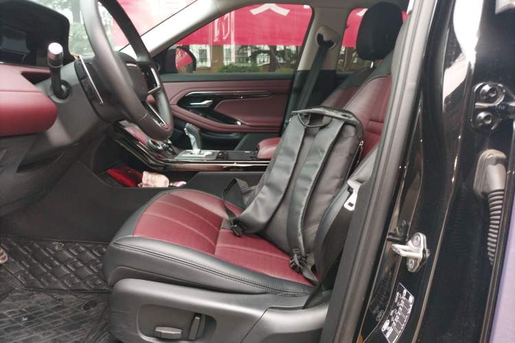 Used Land Rover Range Evoque 2021 Range Rover Velar L 249PS R-Dynamic First Edition Left Front Seat