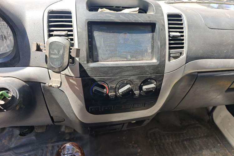 Used King Long Golden Way 2017 2.2L Van Series V22
