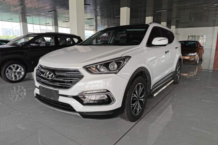 Used Hyundai Santa Fe 2017 2.0T Automatic Two-Wheel Drive Smart Version 7 Seats