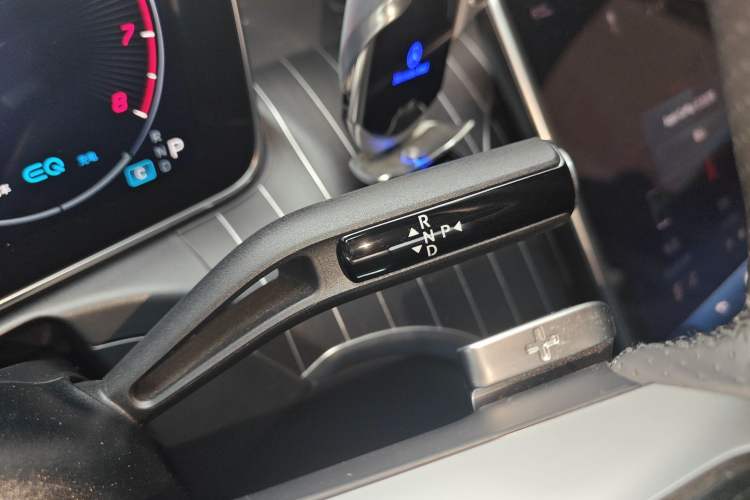 Used Mercedes-Benz C-Class 2022 Restyled C 260 L Sport Edition Gear Lever