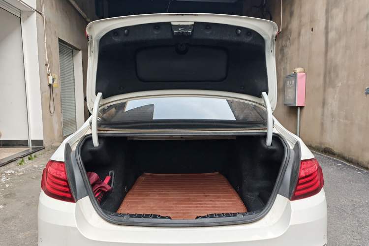 Used BMW 5 Series 2014 525Li Luxury Design Package