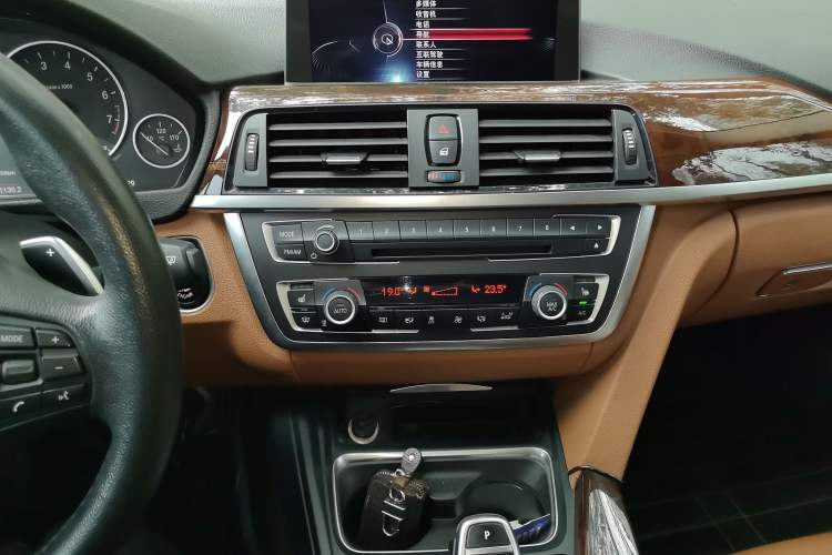 Used BMW 3 Series 2015 320Li Luxury Design Package Premium Edition