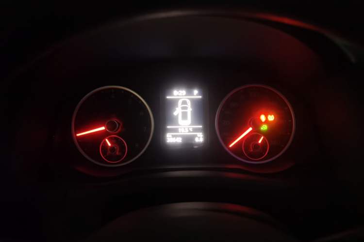 Used Volkswagen Tiguan 2017 300TSI Automatic Two-Wheel Drive Silk Road Luxury Edition Instrument Cluster