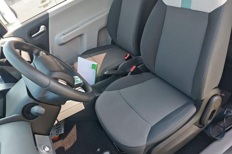 Used CHANGAN NEVO Lumin 2022 301km Honey-Sweet Version
