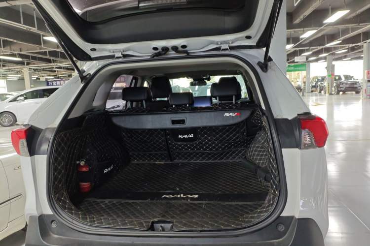 Used Toyota RAV4 2020 Dual-Engine 2.5L E-CVT Two-Wheel Drive Elite Edition