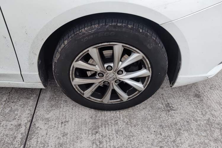 Used Roewe i5 2020 1.5L Manual 4G Connect Luxury Edition Right Front Wheel Hub