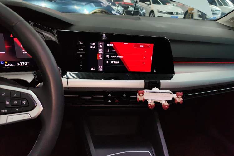 Used Volkswagen Golf 2023 Facelift 280TSI DSG Pro
