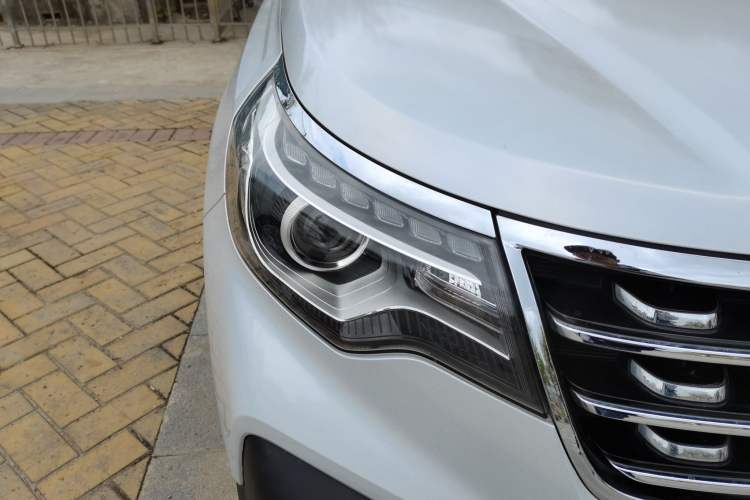 Used Kia Sportage R 2019 2.0L Automatic Smart Luxury Edition Right Front Headlight