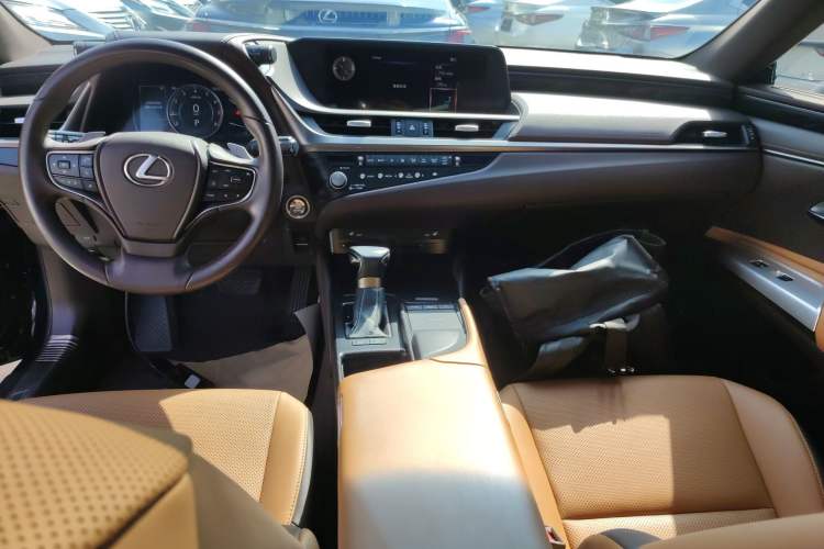 Used Lexus ES 2020 200 Excellence Edition