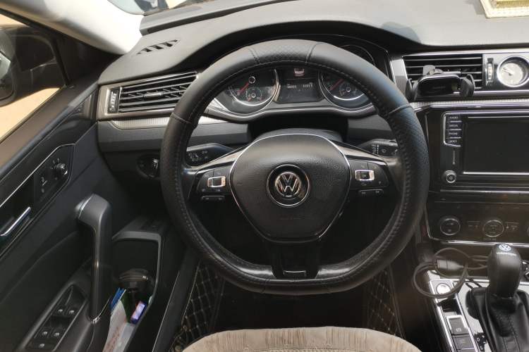 Used Volkswagen Passat 2016 330TSI DSG Prestige Edition Steering Wheel