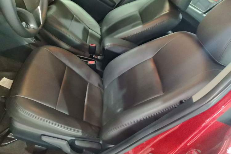 Used Toyota YARiS L Zhi Xuan 2015 1.5E Automatic Charm Edition