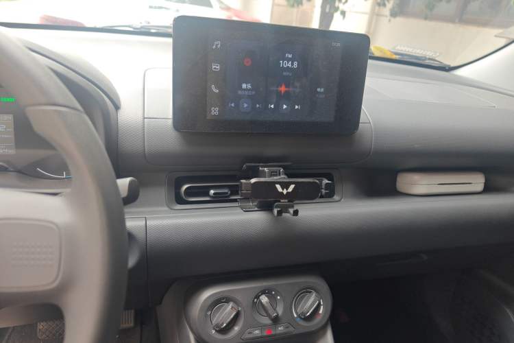 Used Wuling Hongguang New Energy 2024 All-Electric Model 300KM Standard Version