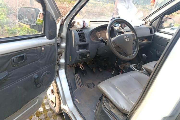 Used BAIC Weiwang 306 2011 1.3L base model 7 seats
