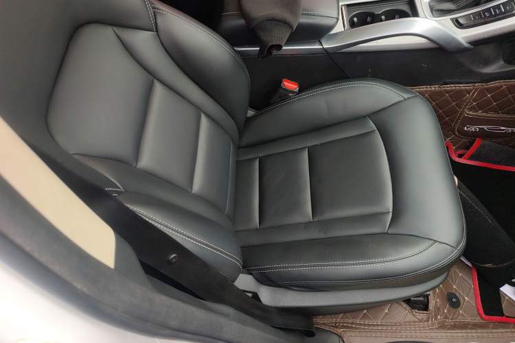 Used Geely Auto Emgrand X7 Sport 2016 1.8TD Automatic Smart Connectivity Version Right Front Seat