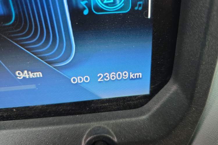 Used Chery QQ Ice Cream 2022 170km Sundae Phosphate Lithium-Ion