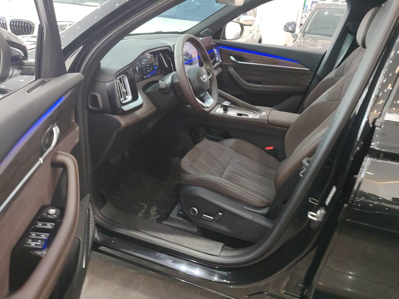 Geely Auto Monjaro L 2026 Model Oriental Yao 2.0TD Automatic Lanxing Edition — снимка 18