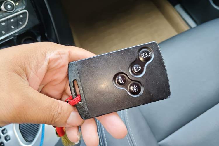 Used Renault Koleos 2012 2.5L Two-Wheel Drive Comfort Edition with Navigation
