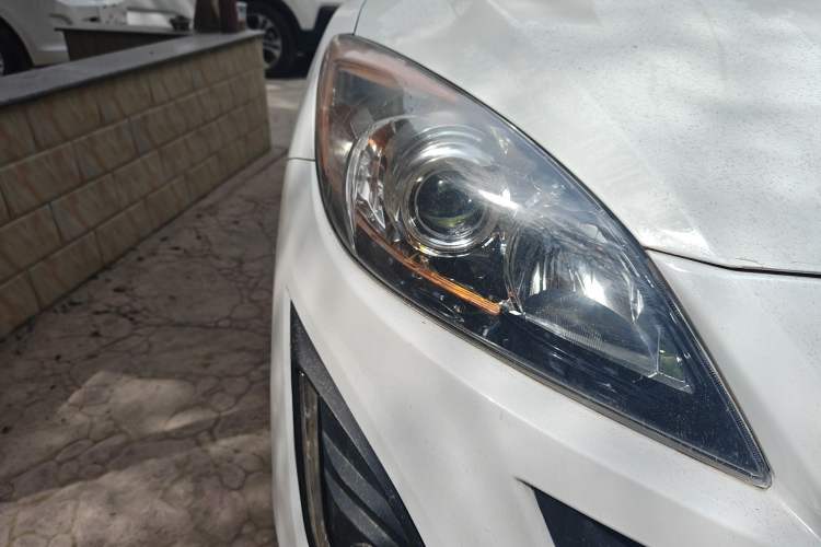 Used Mazda 3 2015 Sedan 1.6L Automatic Elite Model Right Front Headlight