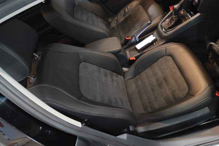 Used Volkswagen Sagitar 2015 230TSI Automatic Luxury Model
