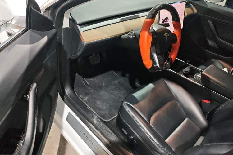Used Tesla Model 3 2019 Long-Range All-Wheel-Drive Version
