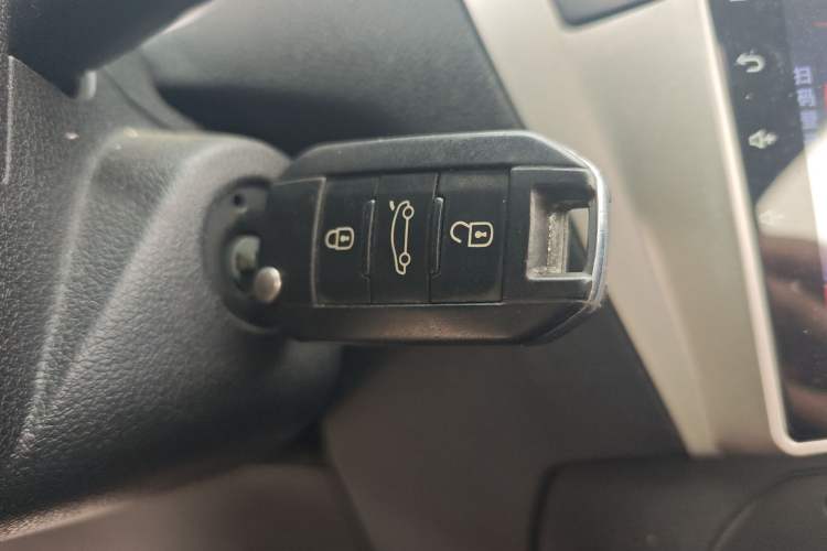 Used Peugeot 301 2014 1.6L Manual Comfort Edition
