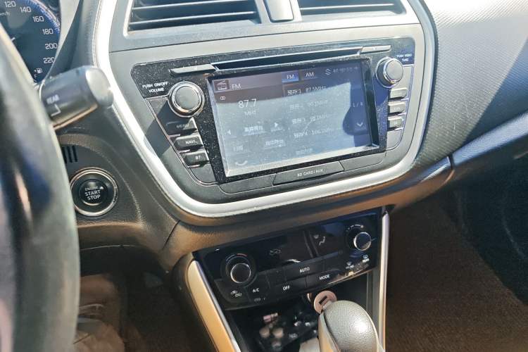 Used Suzuki S-Cross 2014 1.6L CVT Two-Wheel Drive Elite Version
