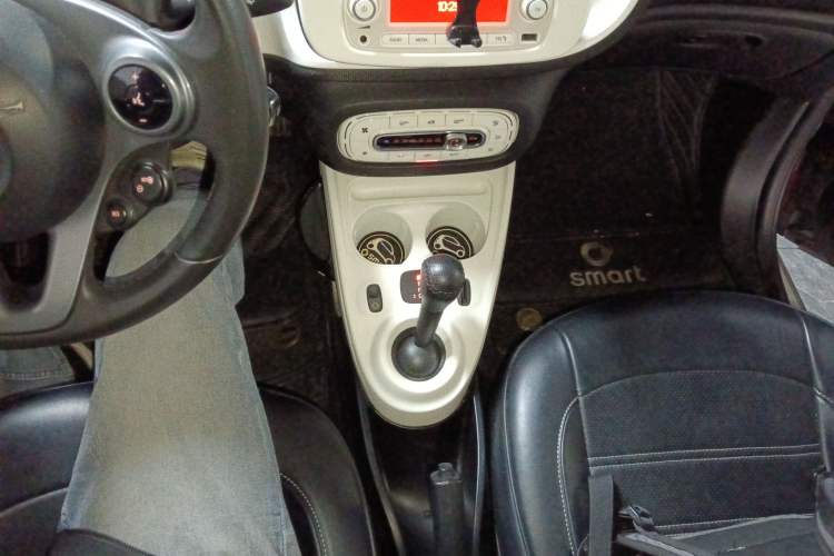 Used smart fortwo 2015 1.0L 52 kW Hardtop Passion Edition

