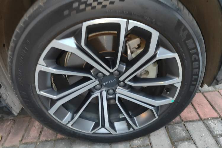 Used Lynk & Co 09 EM-P 2021 2.0T PHEV Halo Six-Seater Right Front Wheel Hub