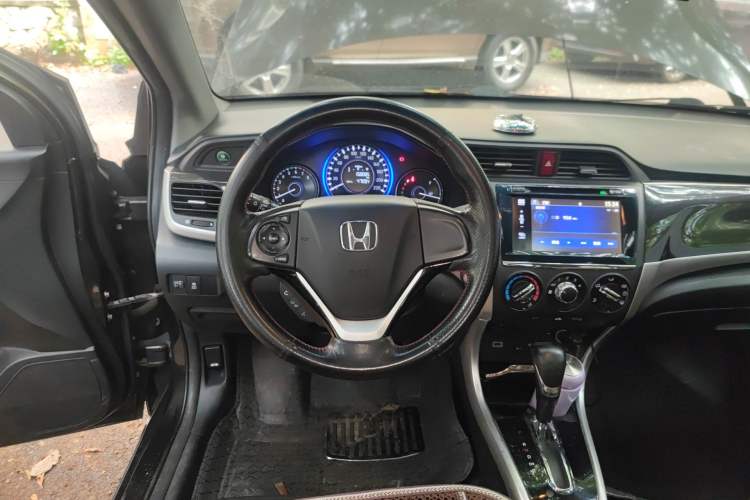 Used Honda Crider 2013 1.8L automatic luxury edition
