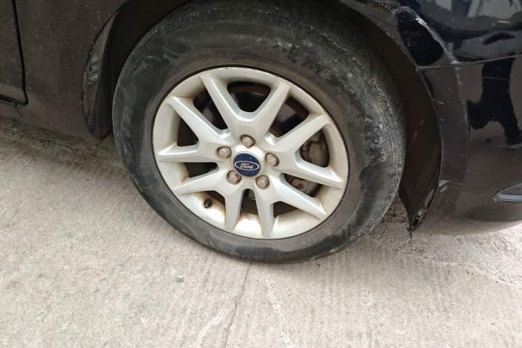 Used Ford Focus 2009 Sedan 1.8L Automatic Fashion Edition