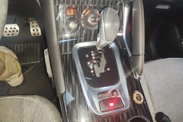 Used Peugeot 3008 2015 1.6THP Roland Garros Edition