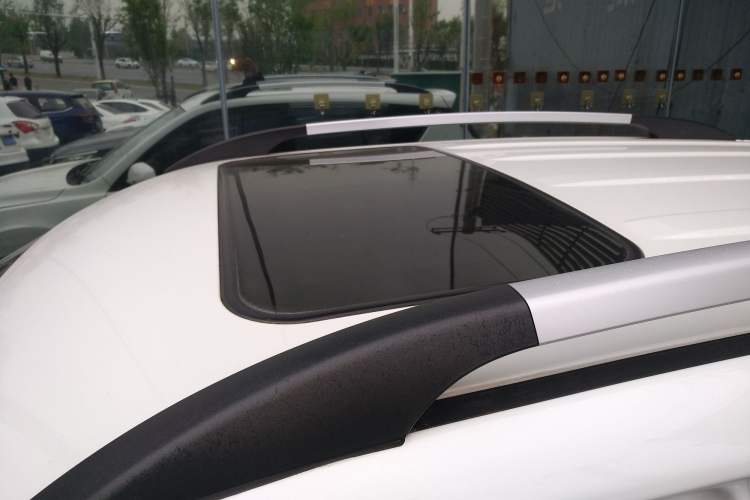 Used CHANGAN CS35 2017 1.6L Manual Luxury Model Roof