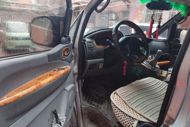 Used FORTHING Lingzhi 2013 M5 Q3 2.0L 7-seat Long-wheelbase Luxury Model