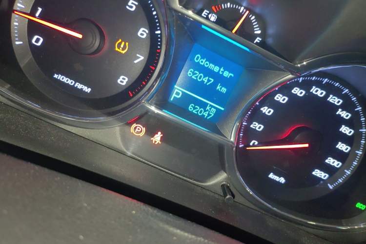 Used Chevrolet Captiva 2017 2.4L 4x4 Flagship Edition 7-Seater Odometer Close Up