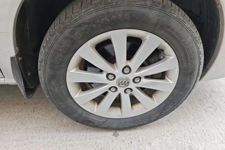 Used Buick GL8 2014 2.4L Classic Edition Right Front Wheel Hub