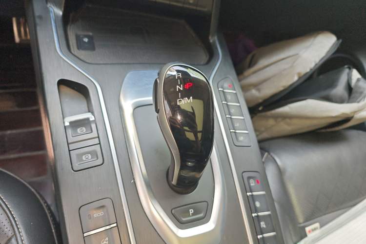 Used Wey VV6 2018 2.0T Four-Wheel Drive Flagship Version China V Standard
