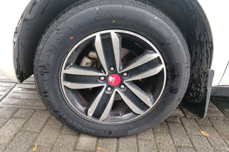 Used Geely Auto GX7 2015 Sports Edition 2.0L Automatic Prestige Model
