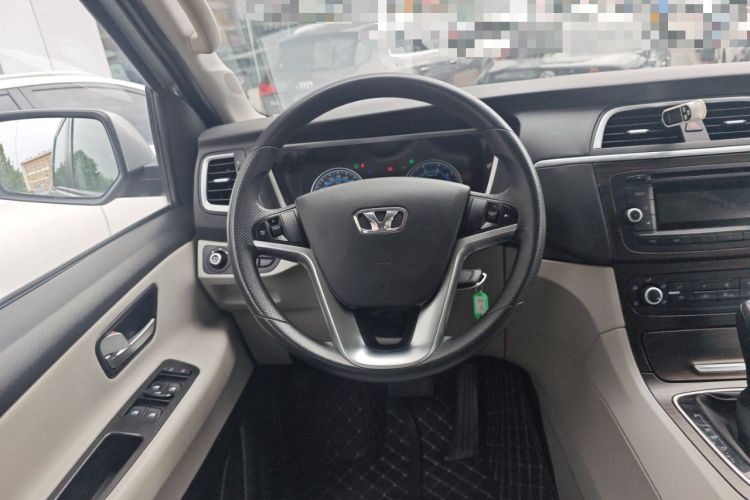 Used Huasong 7 2017 2.0T Automatic Standard Edition
