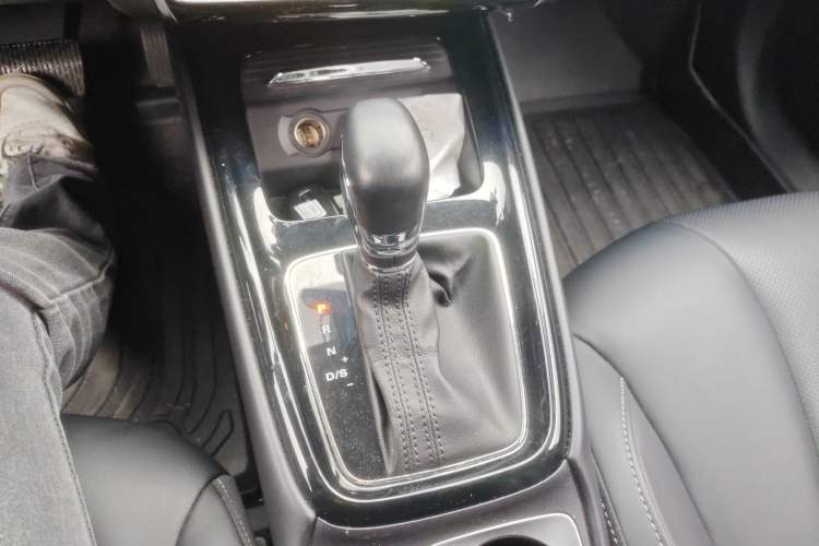 Used Roewe i5 2019 20T Automatic 4G Connected Supercharged Flagship Edition